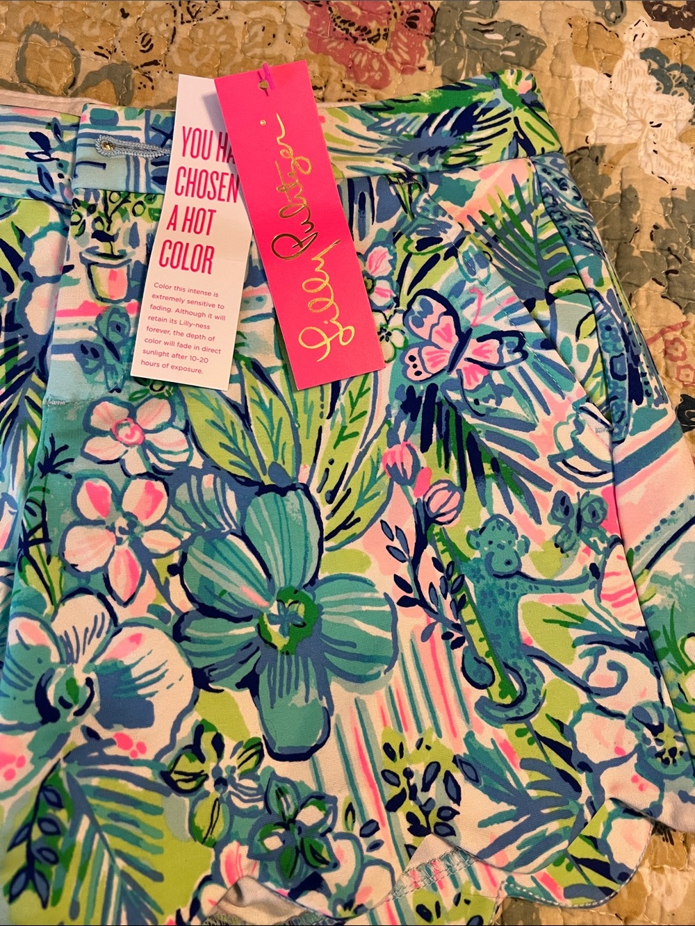 Lilly Pulitzer Scalloped Hem Tropical Print Shorts in Blue, Green, Pink - Picture 3 of 10